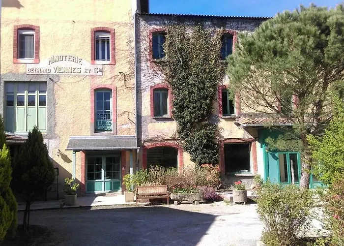 Le Moulin De L'abbe * ソレーズ