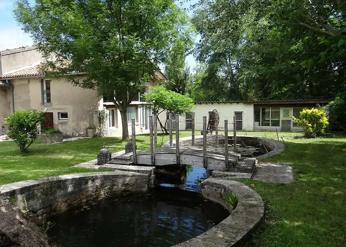 Le Moulin De L'abbe * ソレーズ